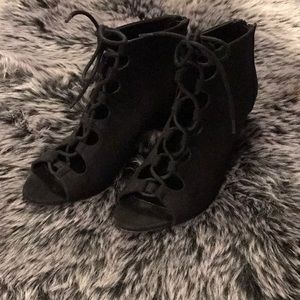 REPORT lace up wedges 7.5